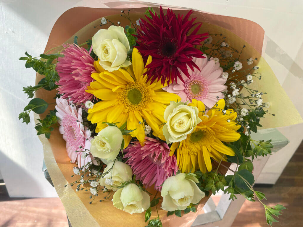 スプレーバラのリモーネスターを使った花束の画像